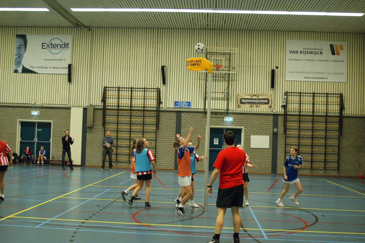 Korfbal C3  26 november-11.JPG